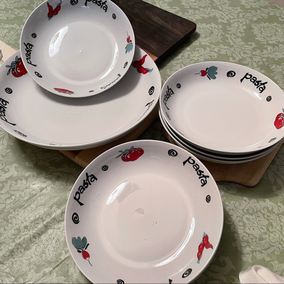 Set of 7 Porcelain Pasta Dishes - Picture 3 of 6